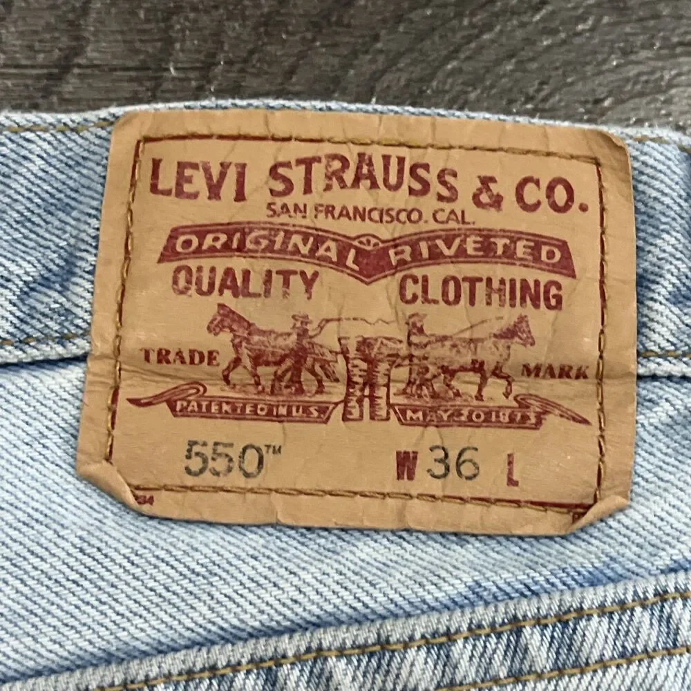 Vintage Y2K 2004 Levi’s 550 Relaxed Fit  Light Wash Blue Jean Shorts Jorts - 36